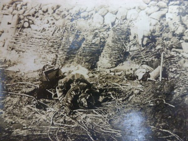 Foto, Gesneuvelde Russen soldaten 1917