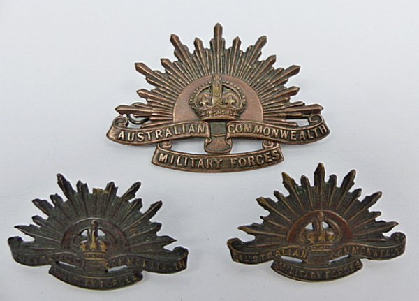 GB/AUS Slouch hat badge en collar badges, "Stokes and Sons, Melb."